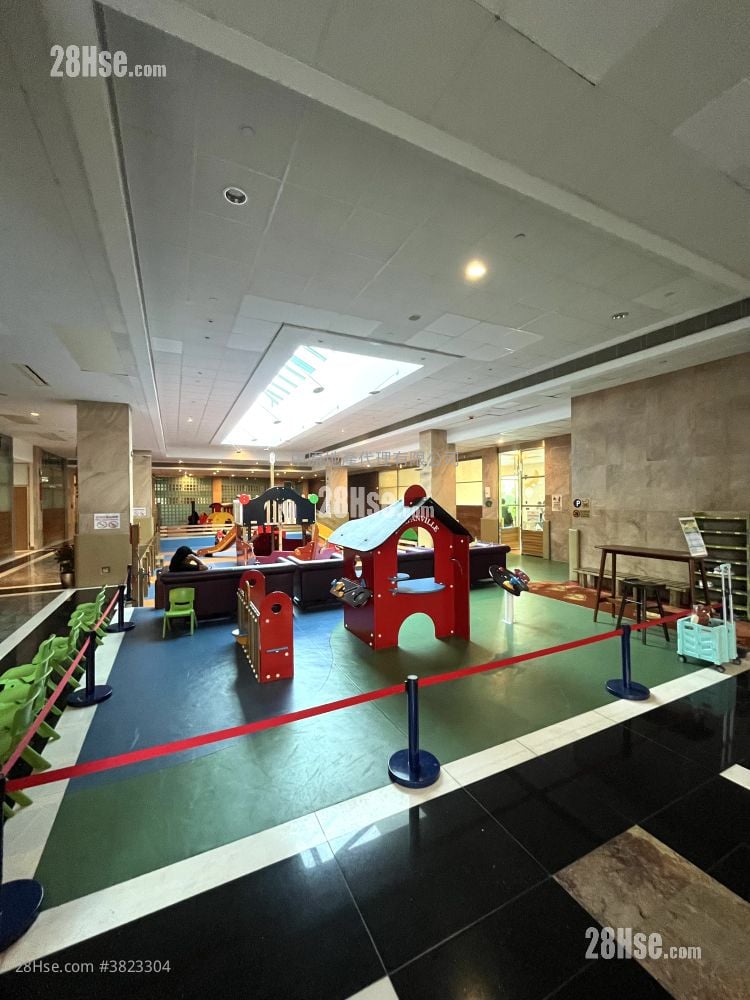 爱琴海岸 售盘 4 房 , 2 浴室 742 平方尺