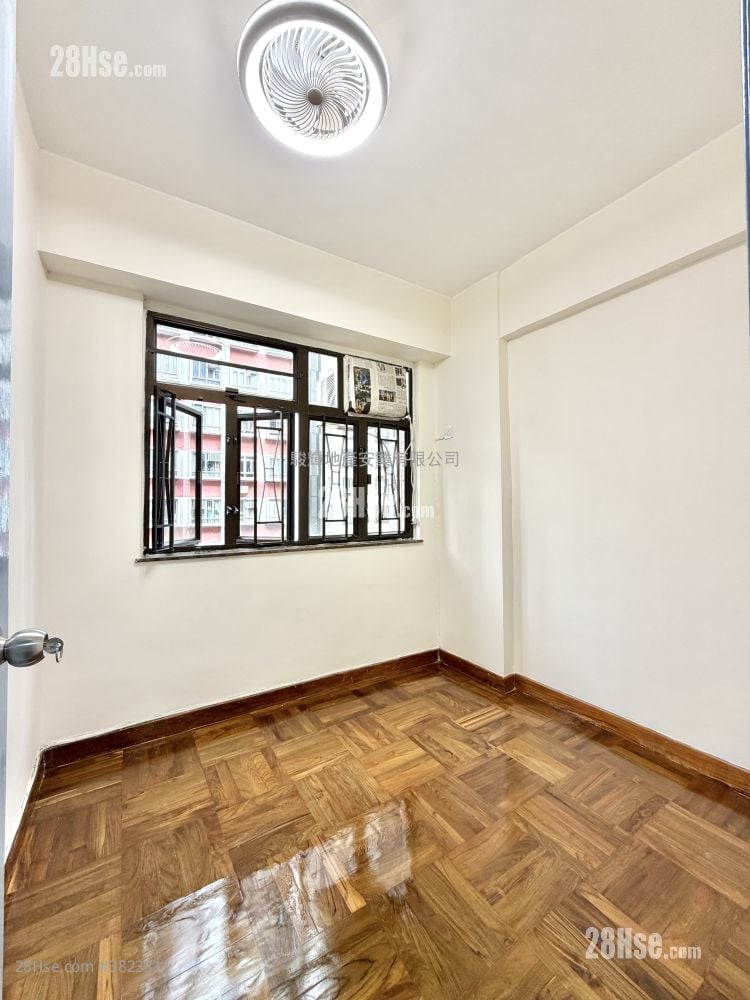 霭华大厦 售盘 2 房 , 1 浴室 321 平方尺