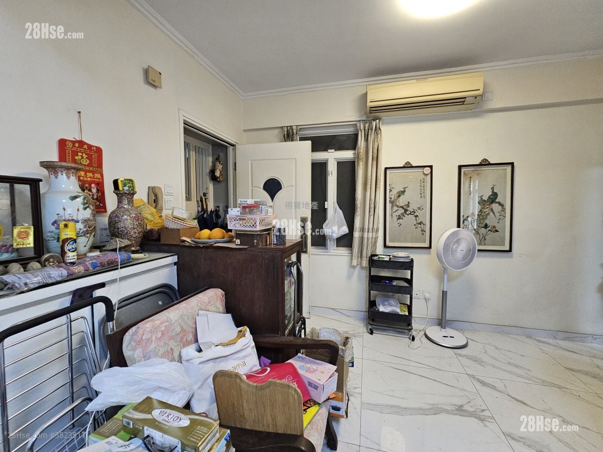 單幢樓房 售盤 2 房 , 1 浴室 552 平方呎