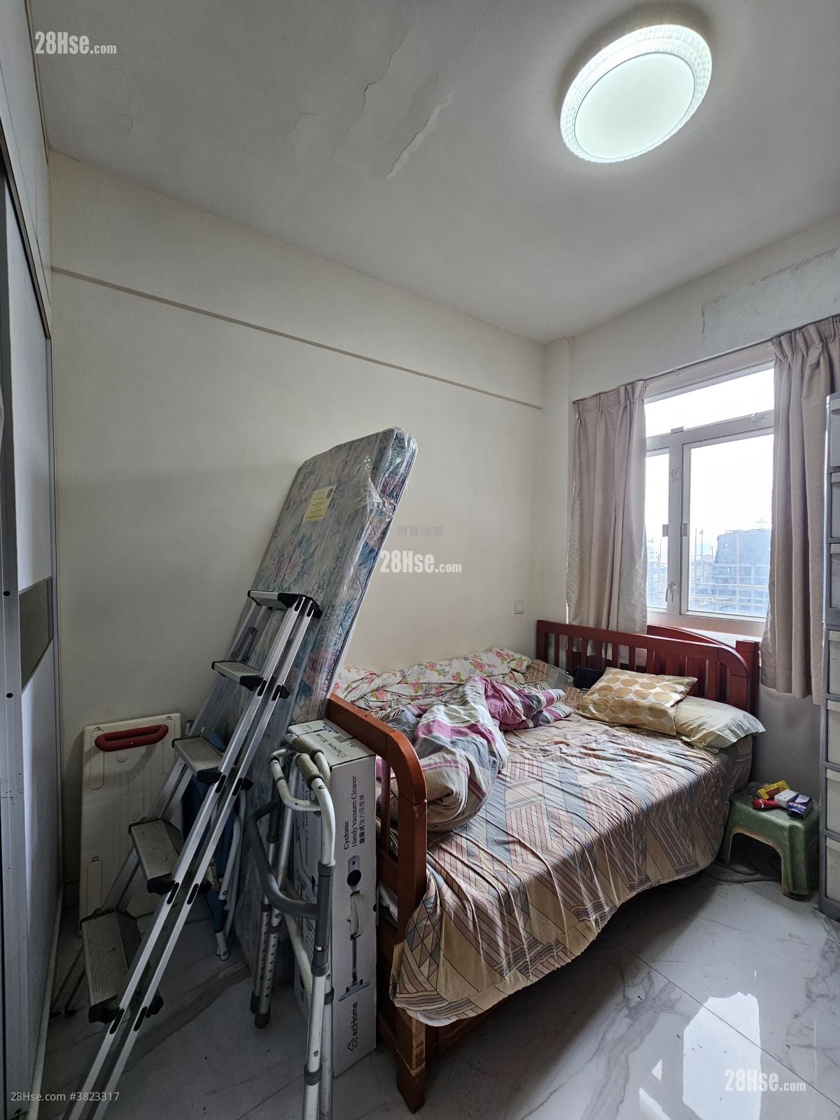 單幢樓房 售盤 2 房 , 1 浴室 552 平方呎