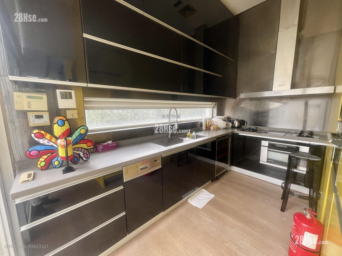 Goodwood Park Sell 4 Bedrooms , 3 Bathrooms 2,251 ft²