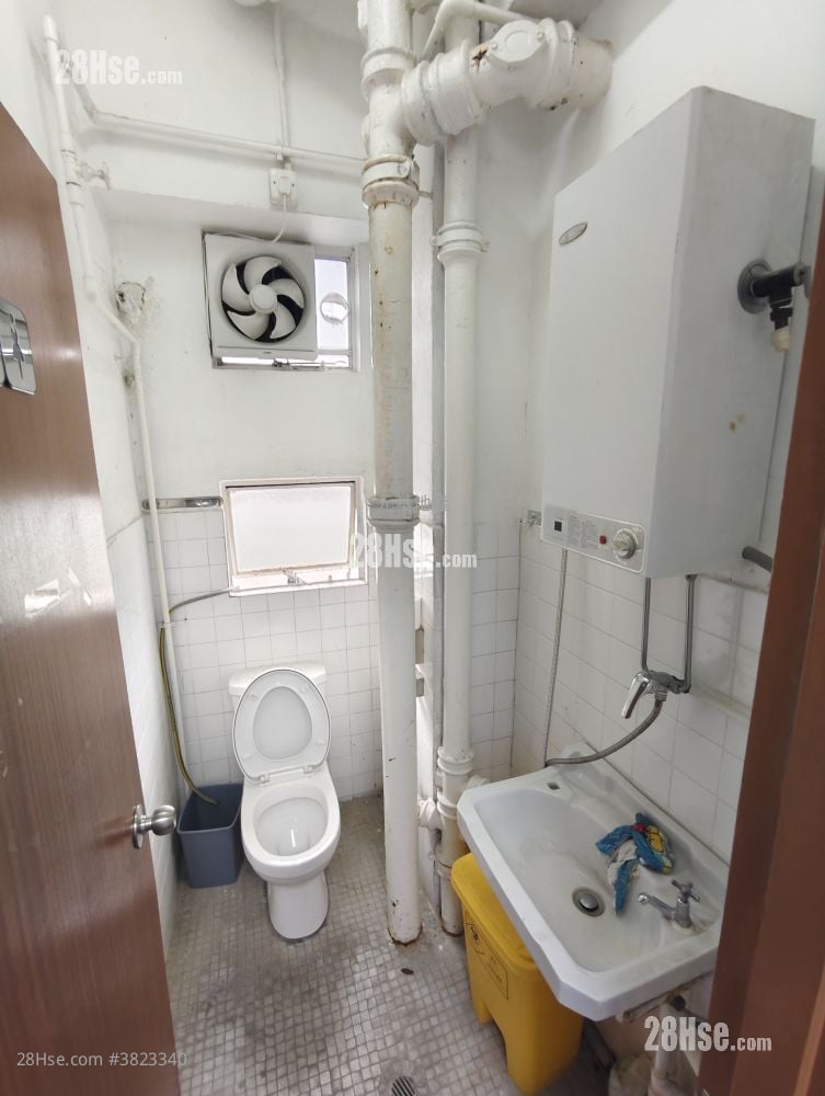 興華工業大廈 租盤 1 廁所