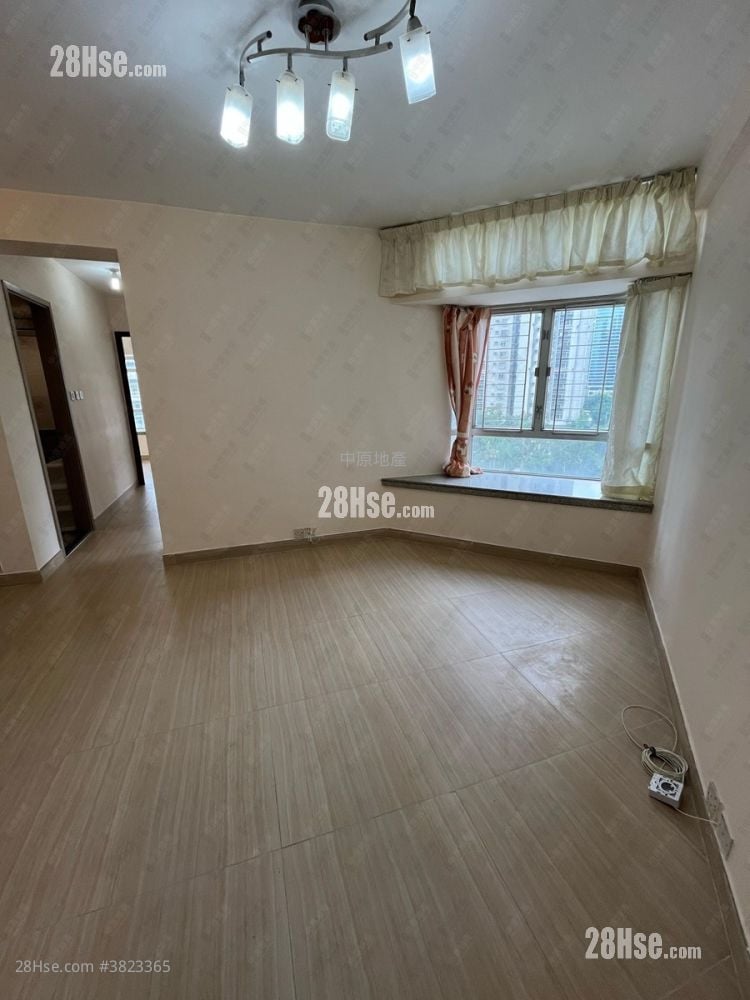 Kingswood Villas Sell 3 Bedrooms , 1 Bathroom 550 ft²