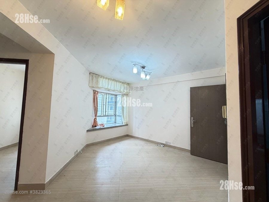 Kingswood Villas Sell 3 Bedrooms , 1 Bathroom 550 ft²