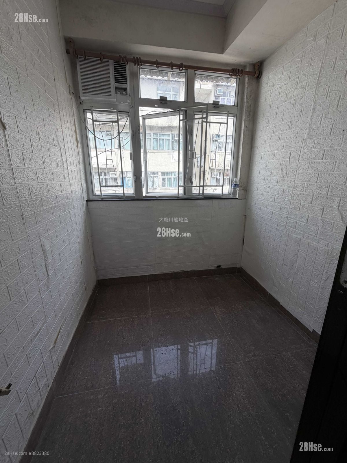 唐楼 租盘 140 平方尺