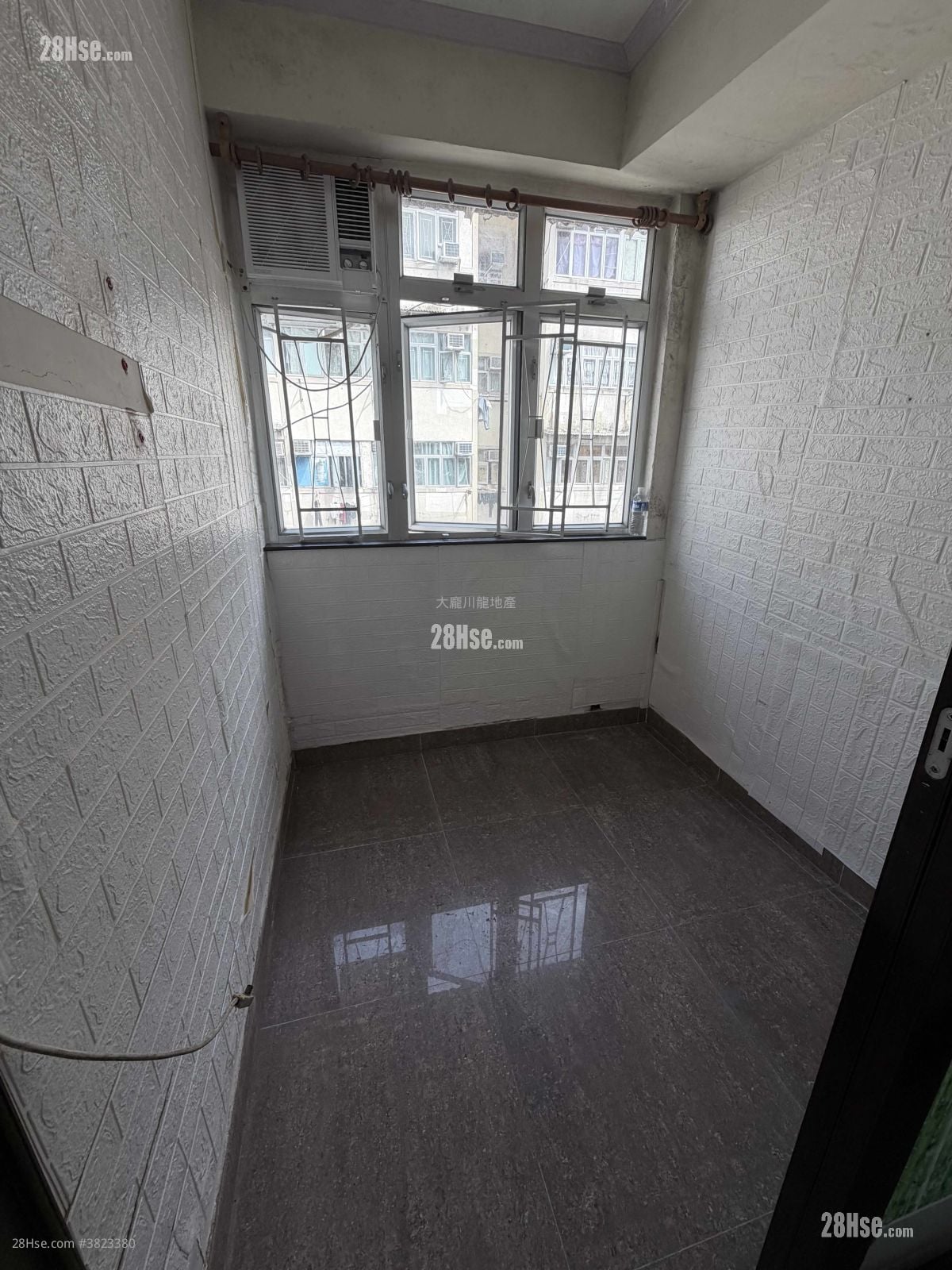 唐楼 租盘 140 平方尺