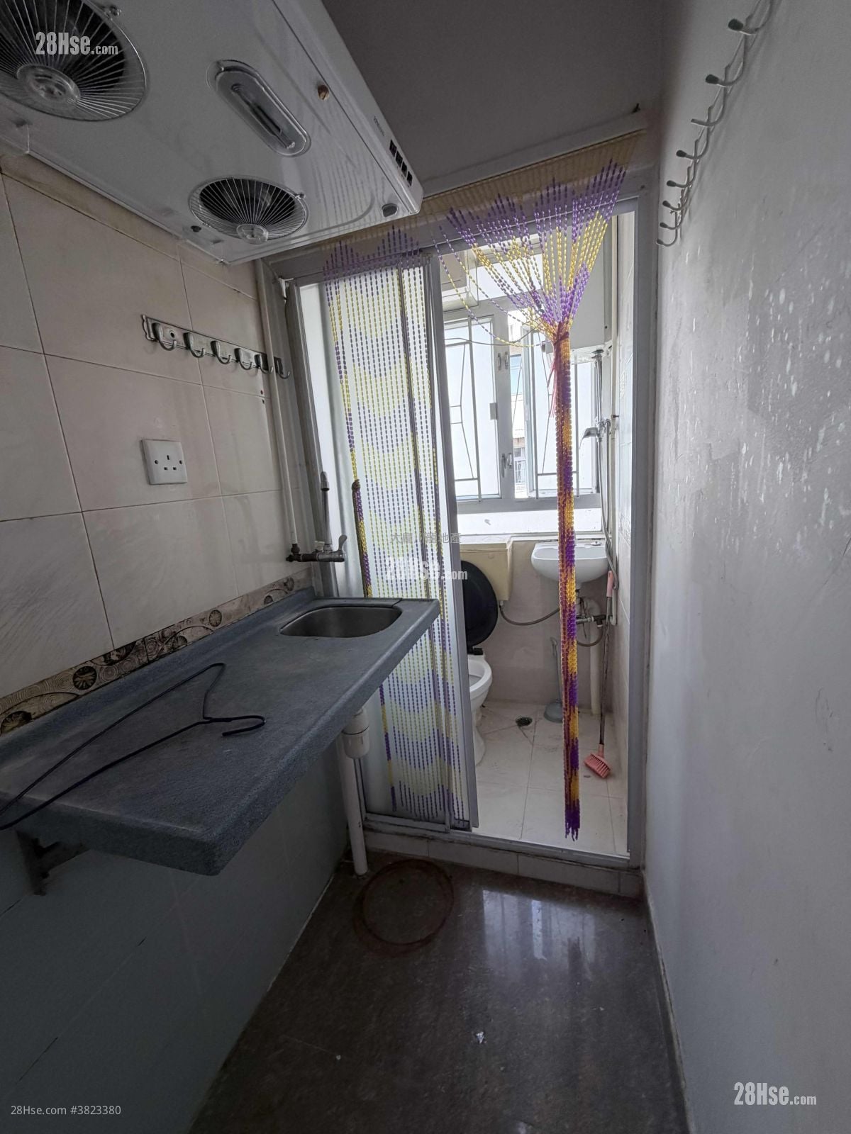 唐楼 租盘 140 平方尺