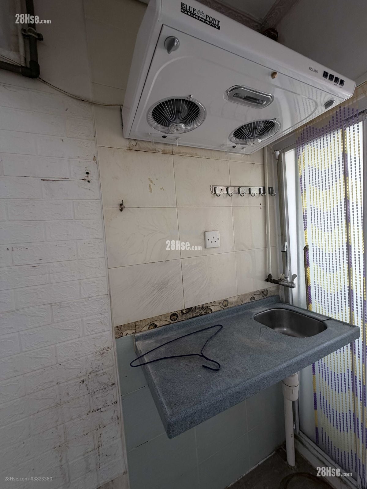 唐楼 租盘 140 平方尺