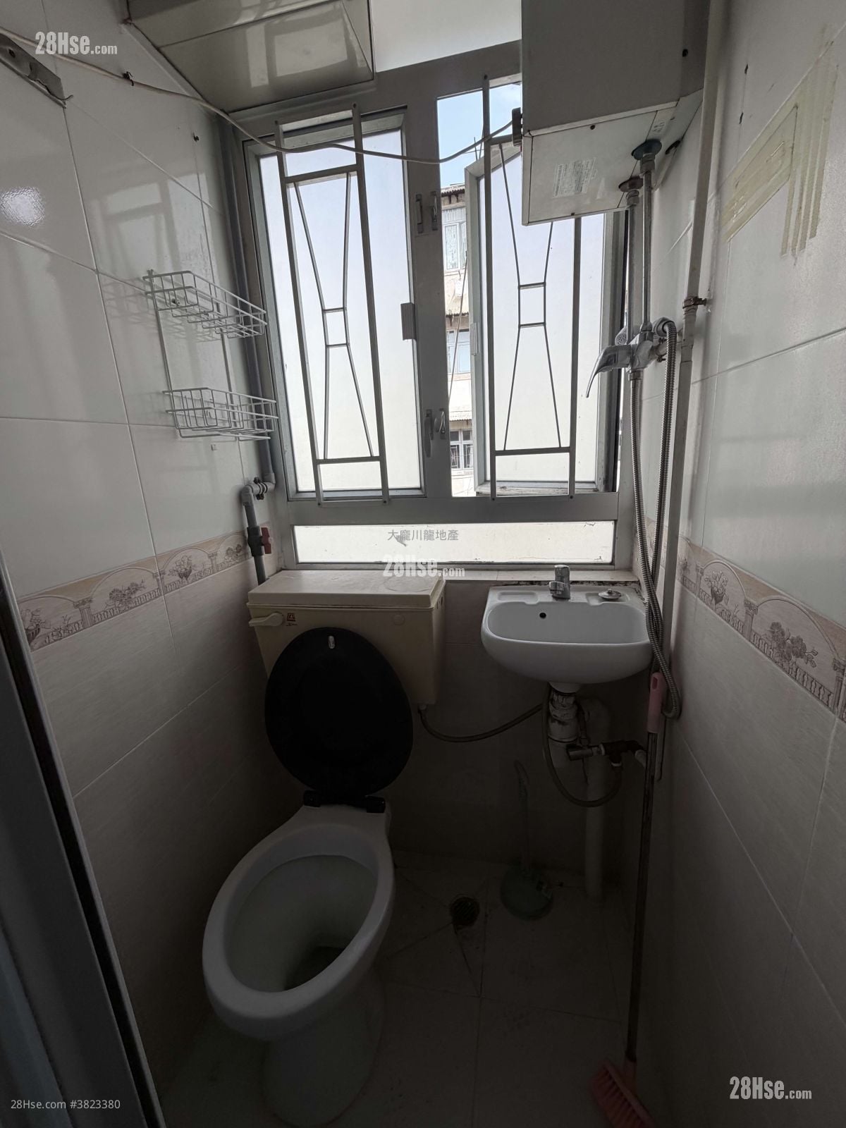 唐楼 租盘 140 平方尺