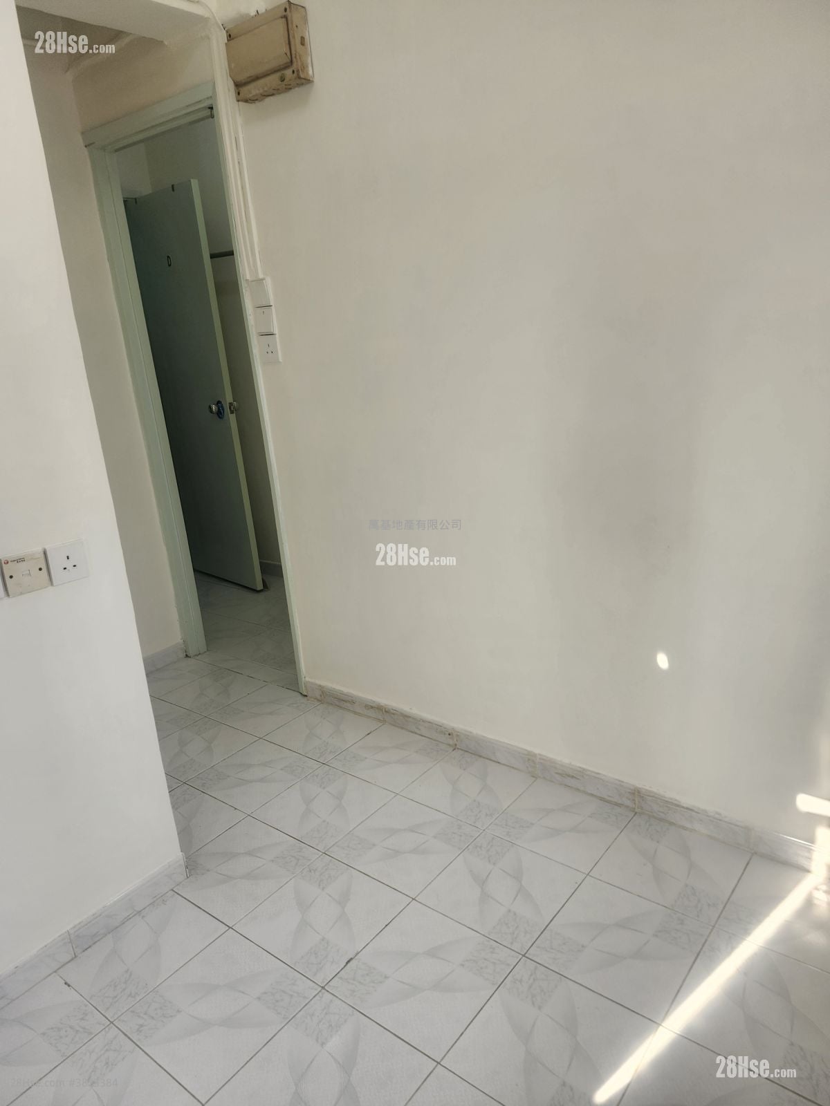 荣德大厦 租盘 100 平方尺