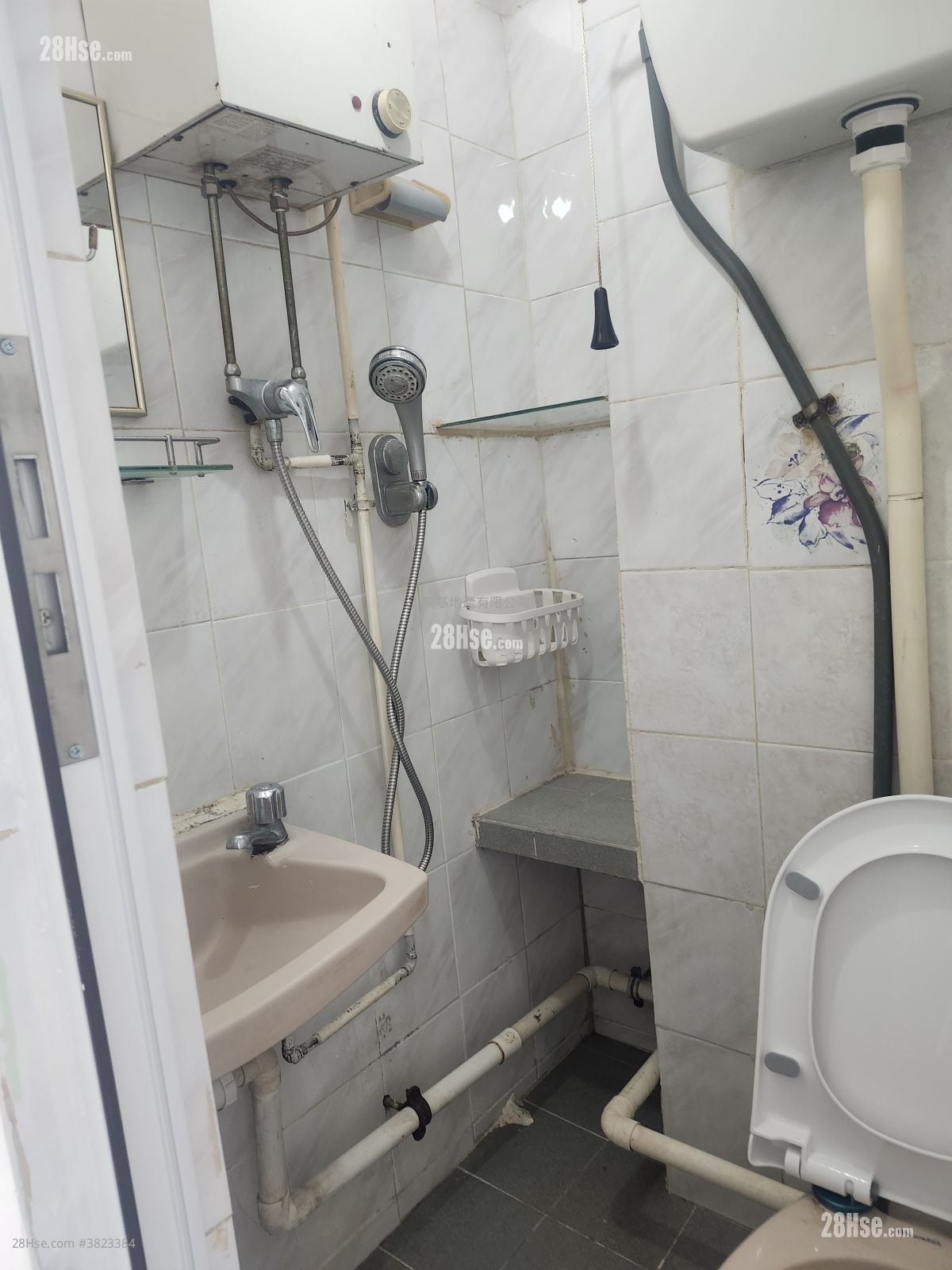 荣德大厦 租盘 100 平方尺