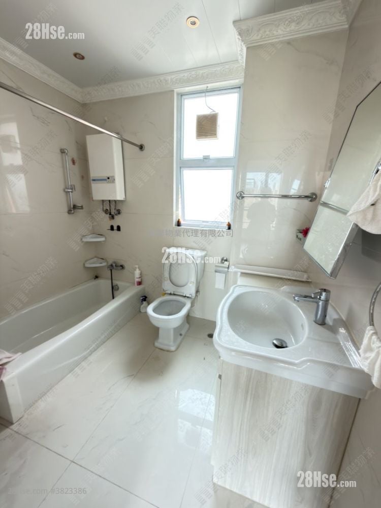 加州豪园 租盘 3 房 , 3 浴室 1,495 平方尺