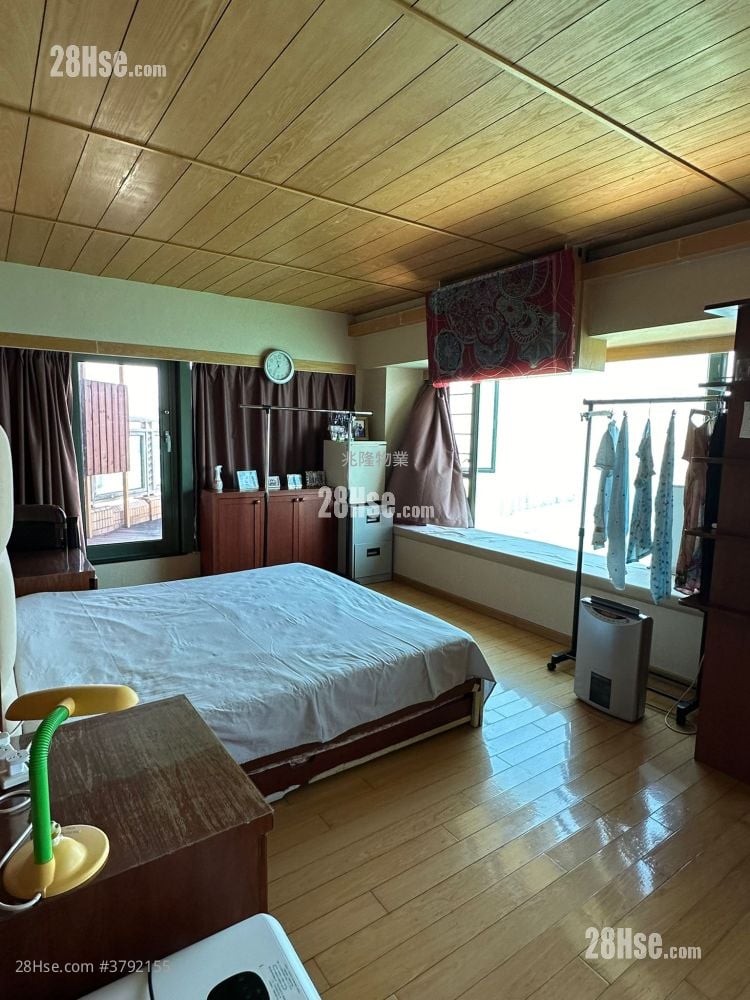 Island Resort Sell 4 Bedrooms , 3 Bathrooms 1,398 ft²