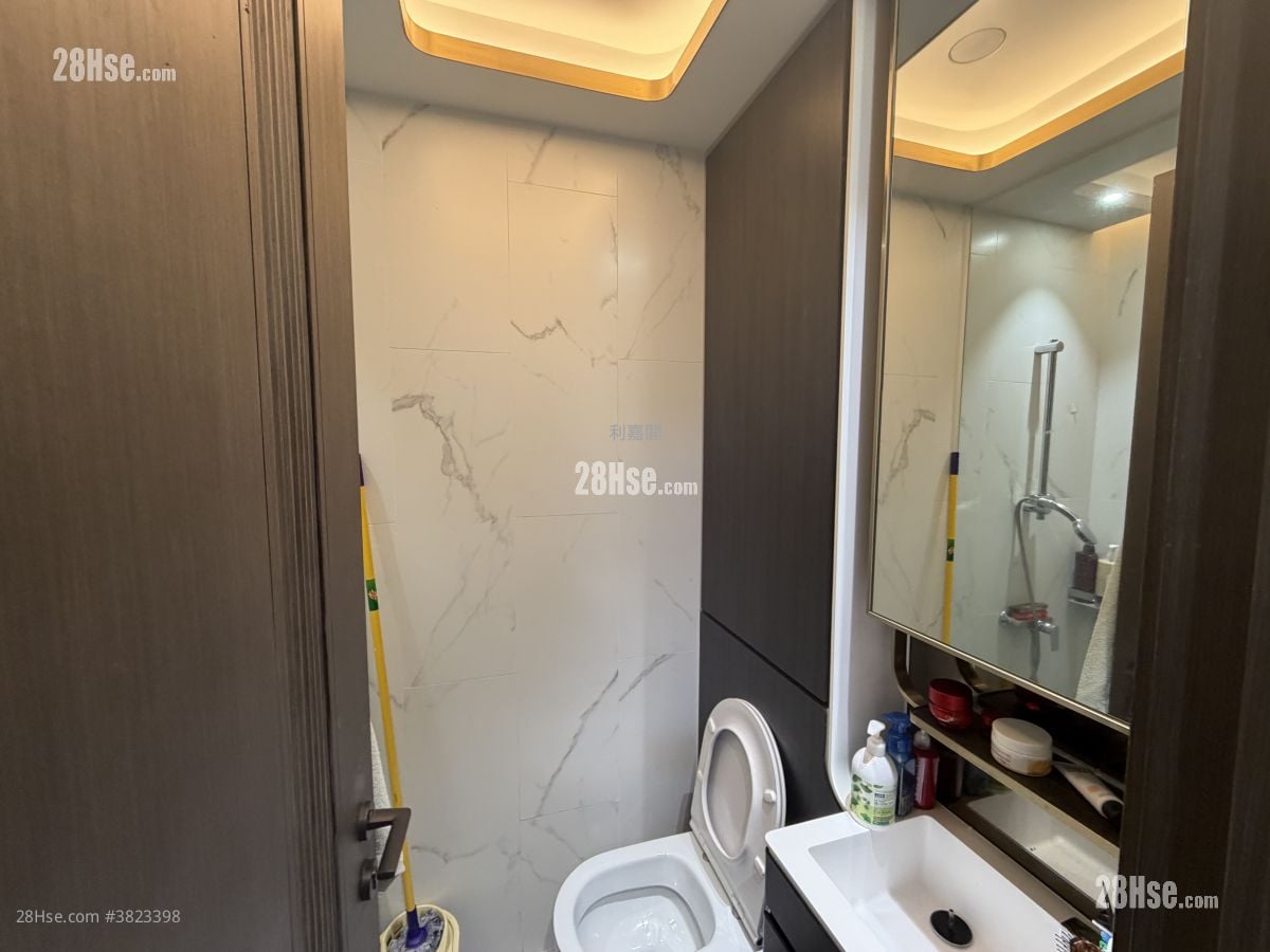 浴室: 帝御 售盤 2 房 , 1 浴室 357 平方呎