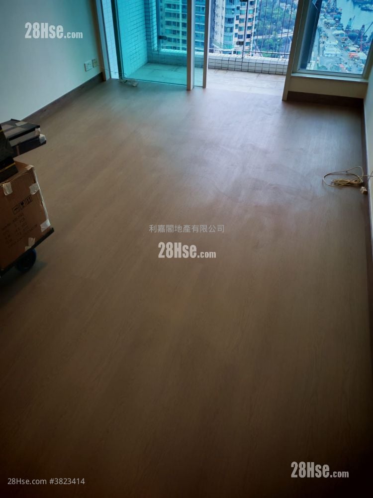 Florient Rise Rental 3 Bedrooms , 2 Bathrooms 774 ft²