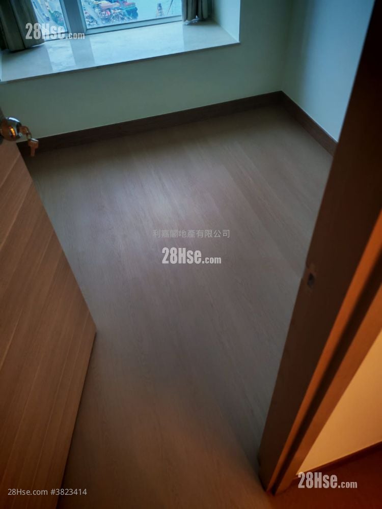 Florient Rise Rental 3 Bedrooms , 2 Bathrooms 774 ft²