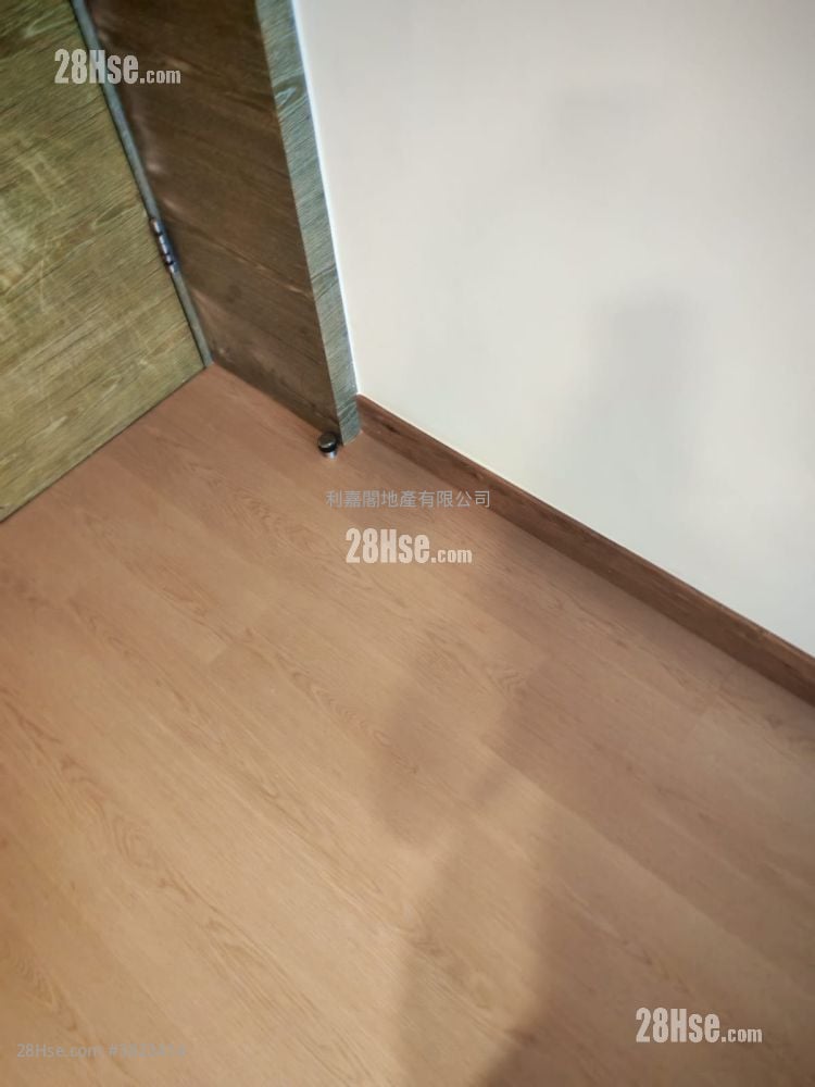 Florient Rise Rental 3 Bedrooms , 2 Bathrooms 774 ft²