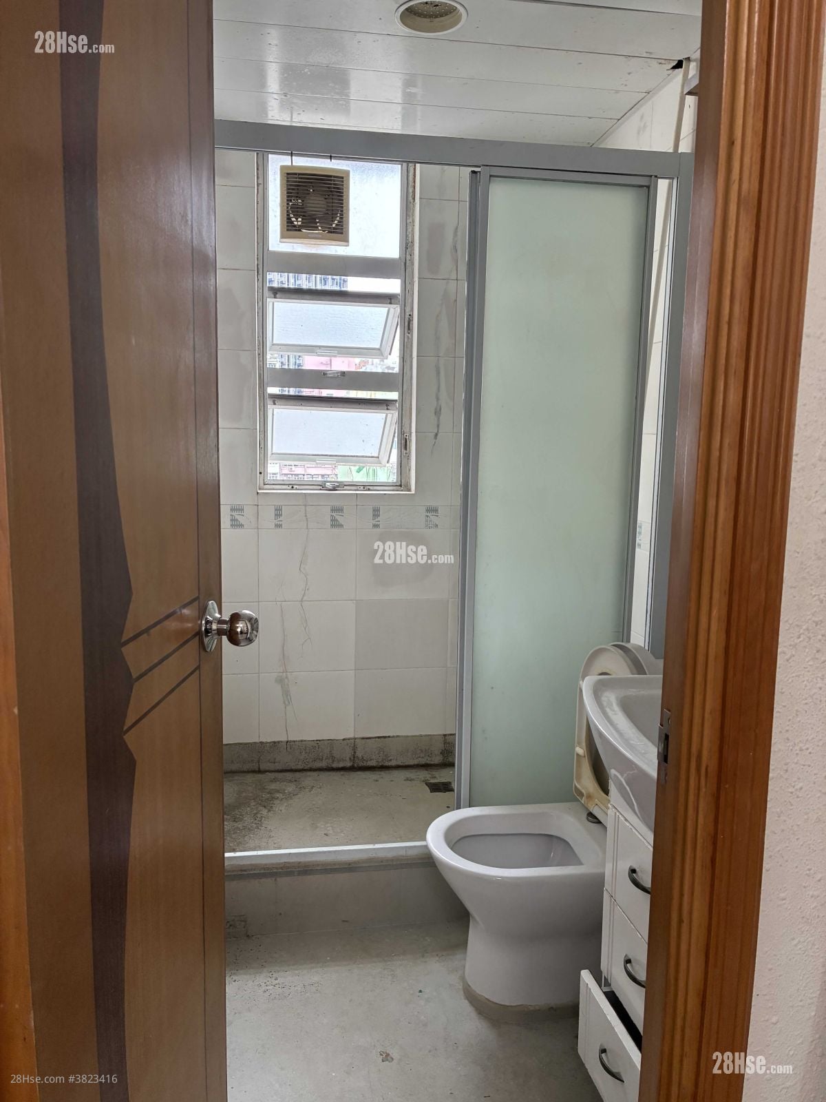 华懋王子大厦 租盘 3 房 454 平方尺