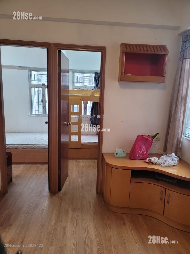 Ngan Fai  Building Rental 3 Bedrooms 361 ft²