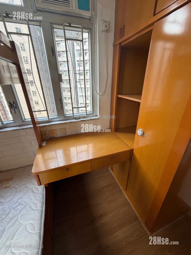 Ngan Fai  Building Rental 3 Bedrooms 361 ft²