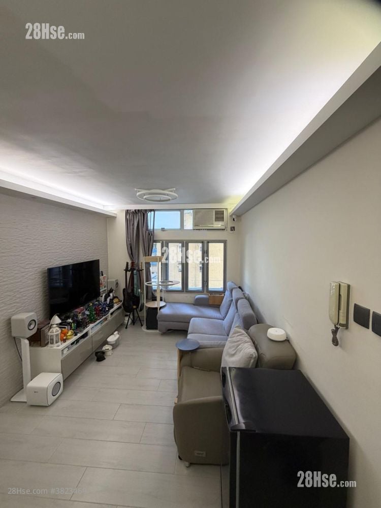 Hong Lam Court Sell 3 Bedrooms , 1 Bathroom 554 ft²