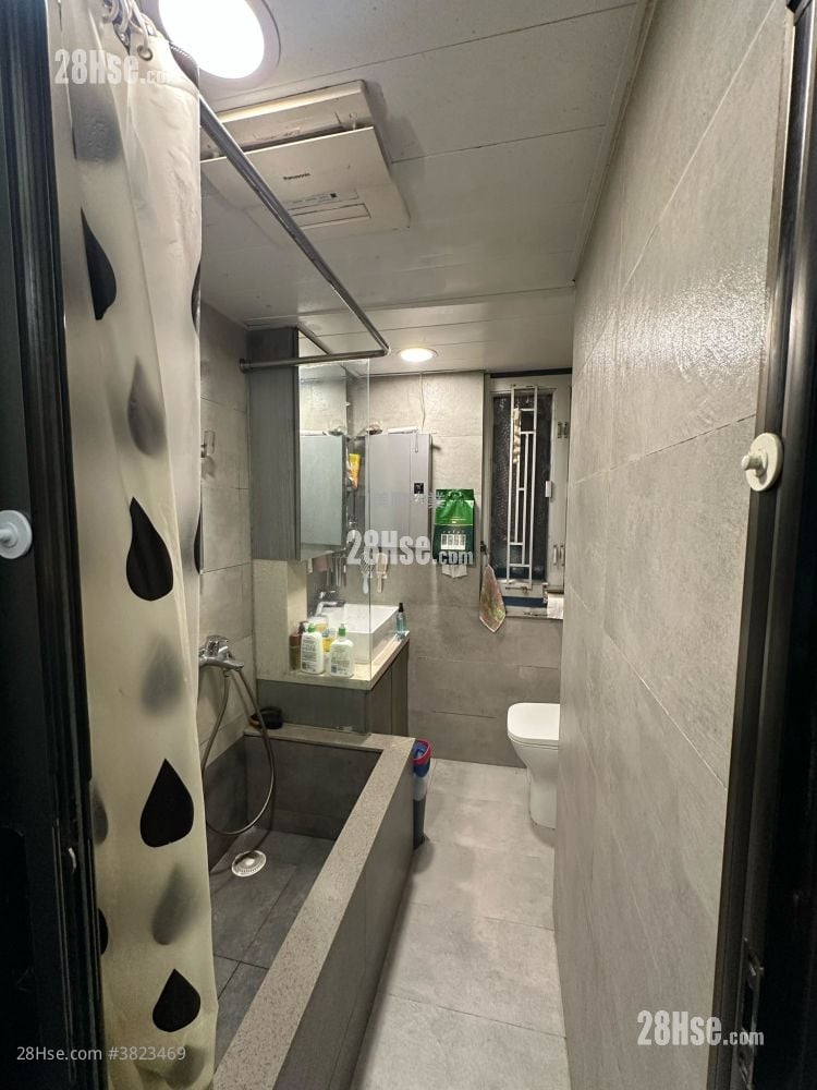 Hong Lam Court Sell 3 Bedrooms , 1 Bathroom 554 ft²