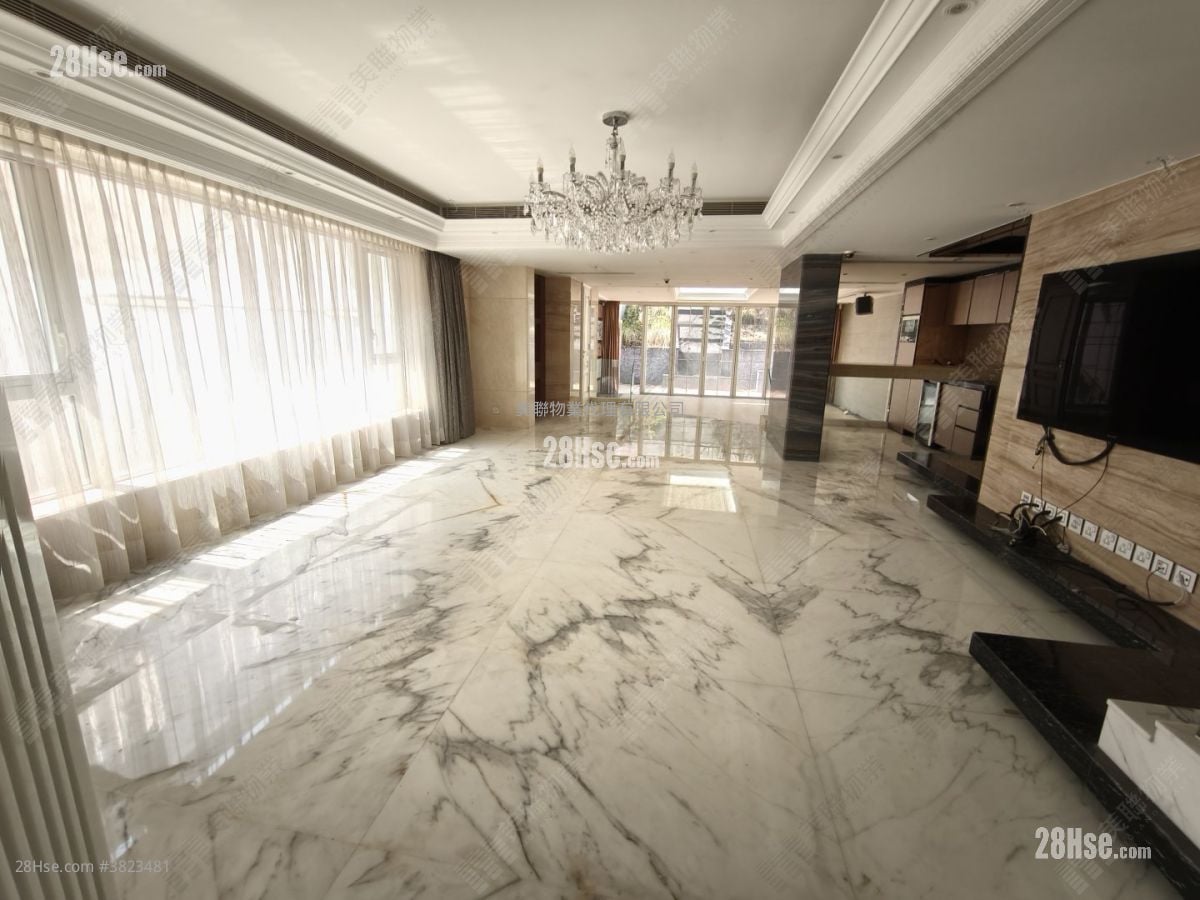 Silver Crest Sell 5+ Bedrooms 3,256 ft²