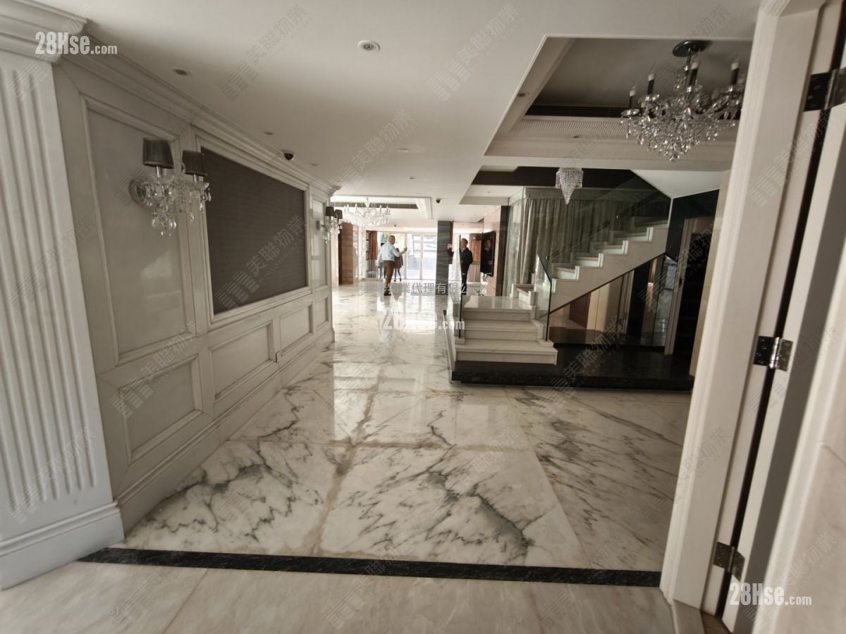 Silver Crest Sell 5+ Bedrooms 3,256 ft²