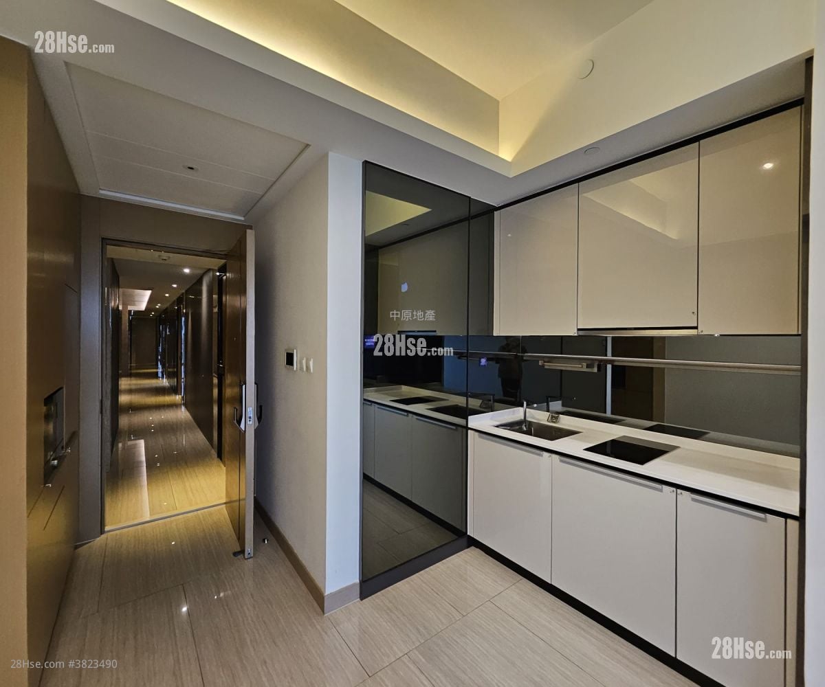 Cullinan West Sell 2 Bedrooms , 1 Bathroom 444 ft²