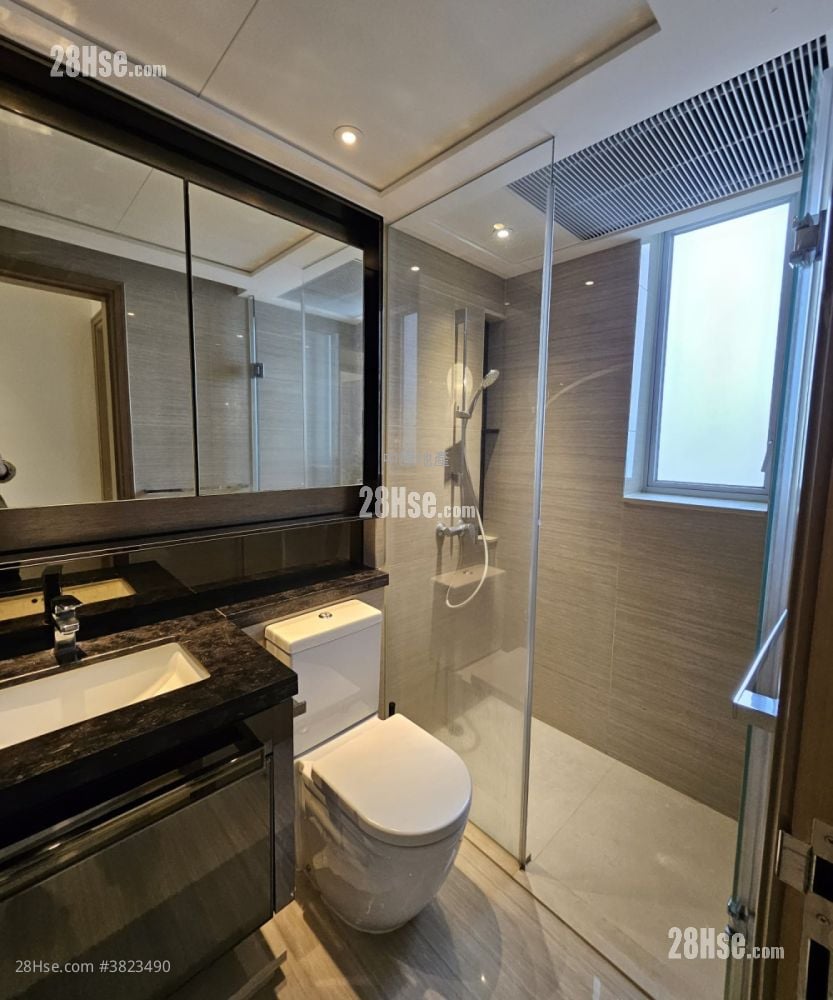 Cullinan West Sell 2 Bedrooms , 1 Bathroom 444 ft²