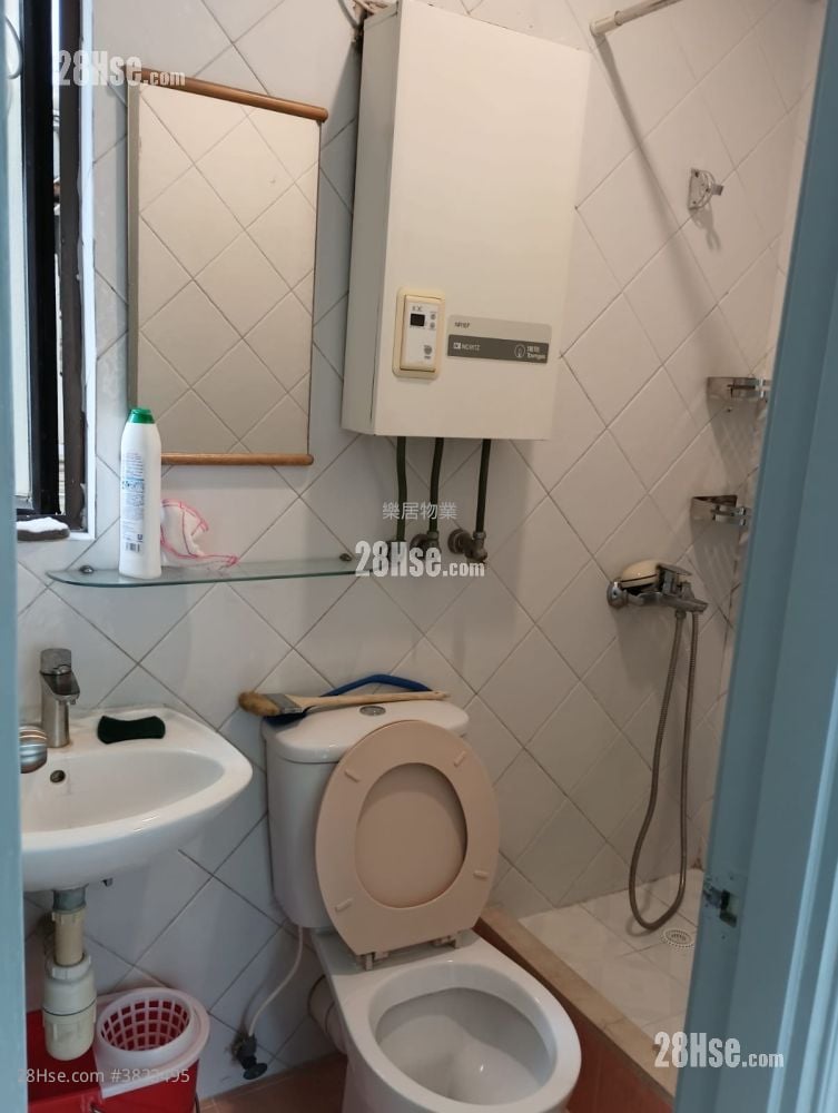 Connaught Garden Rental 2 Bedrooms , 1 Bathroom 340 ft²