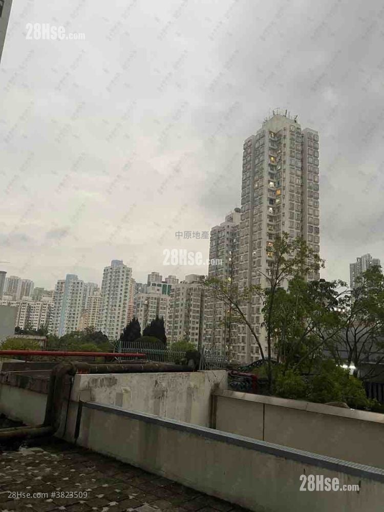 Luk Yeung Sun Chuen Rental 2 Bedrooms , 1 Bathroom 445 ft²