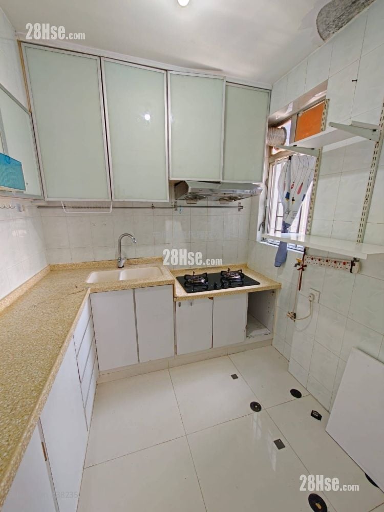 廳: 海濱花園 售盤 3 房 , 1 浴室 583 平方呎