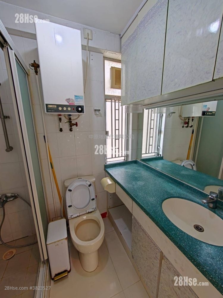 浴室: 海濱花園 售盤 3 房 , 1 浴室 583 平方呎