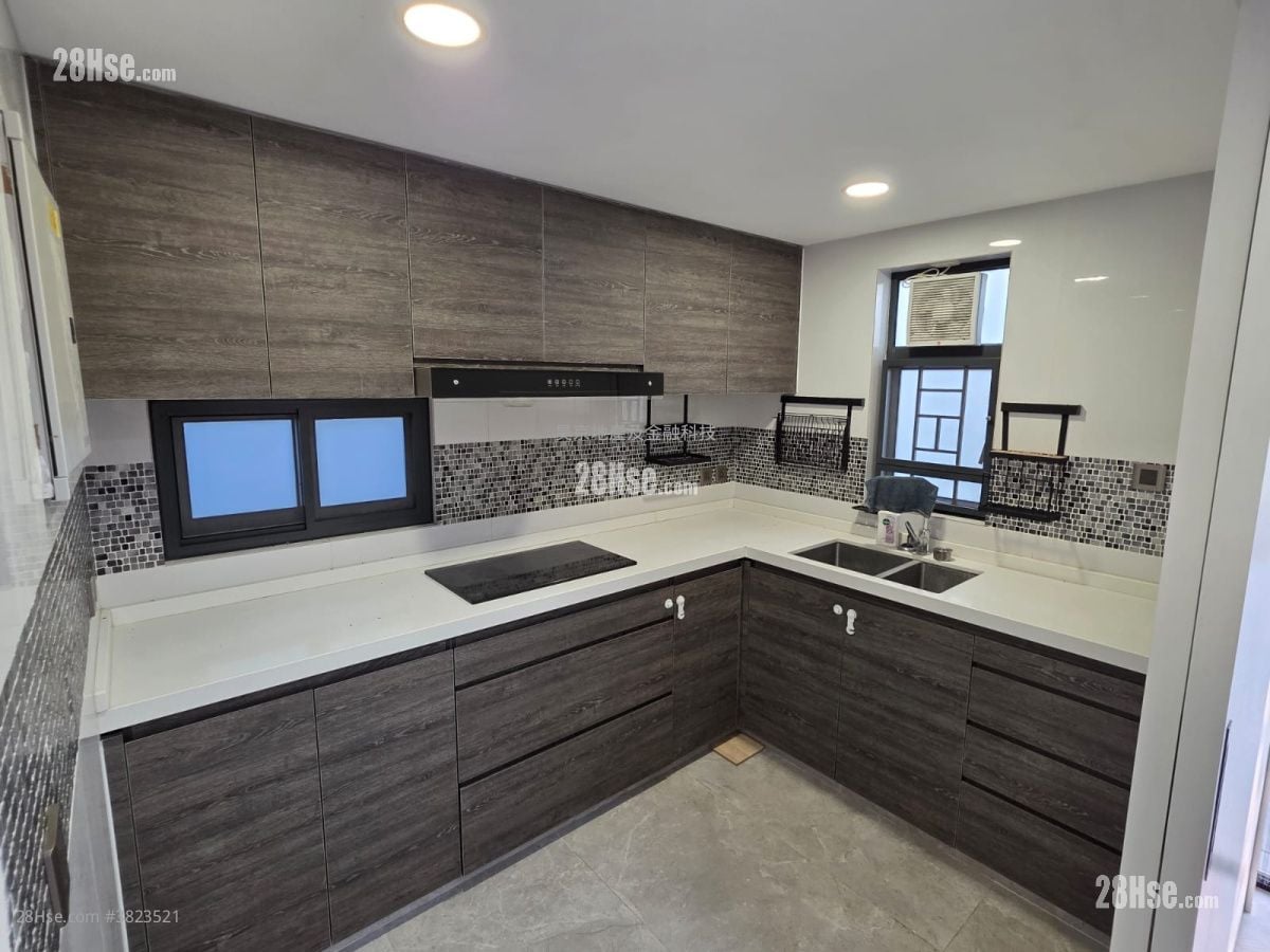 Village Rental 4 Bedrooms , 3 Bathrooms 1,300 ft²