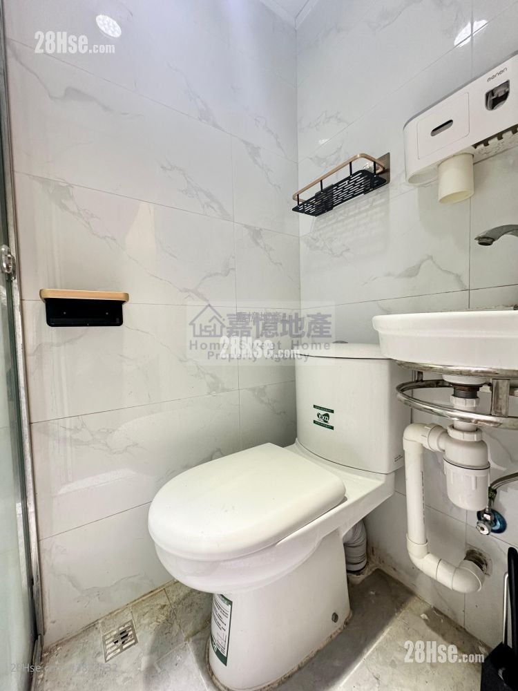 唐樓 租盤 開放式間隔 , 1 浴室 140 平方呎