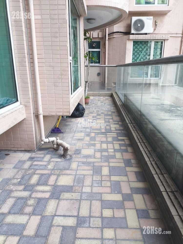 Central Park Towers Sell 2 Bedrooms , 1 Bathroom 475 ft²