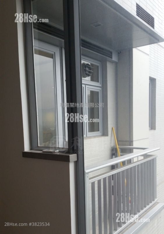 The Reach Sell 2 Bedrooms 442 ft²