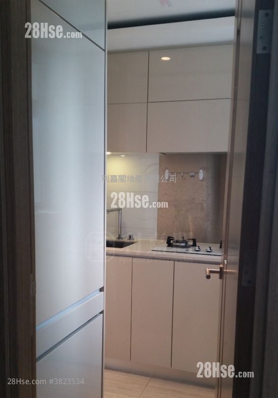 The Reach Sell 2 Bedrooms 442 ft²