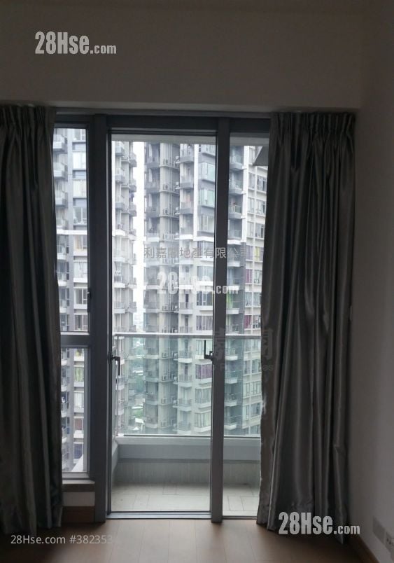 The Reach Sell 2 Bedrooms 442 ft²