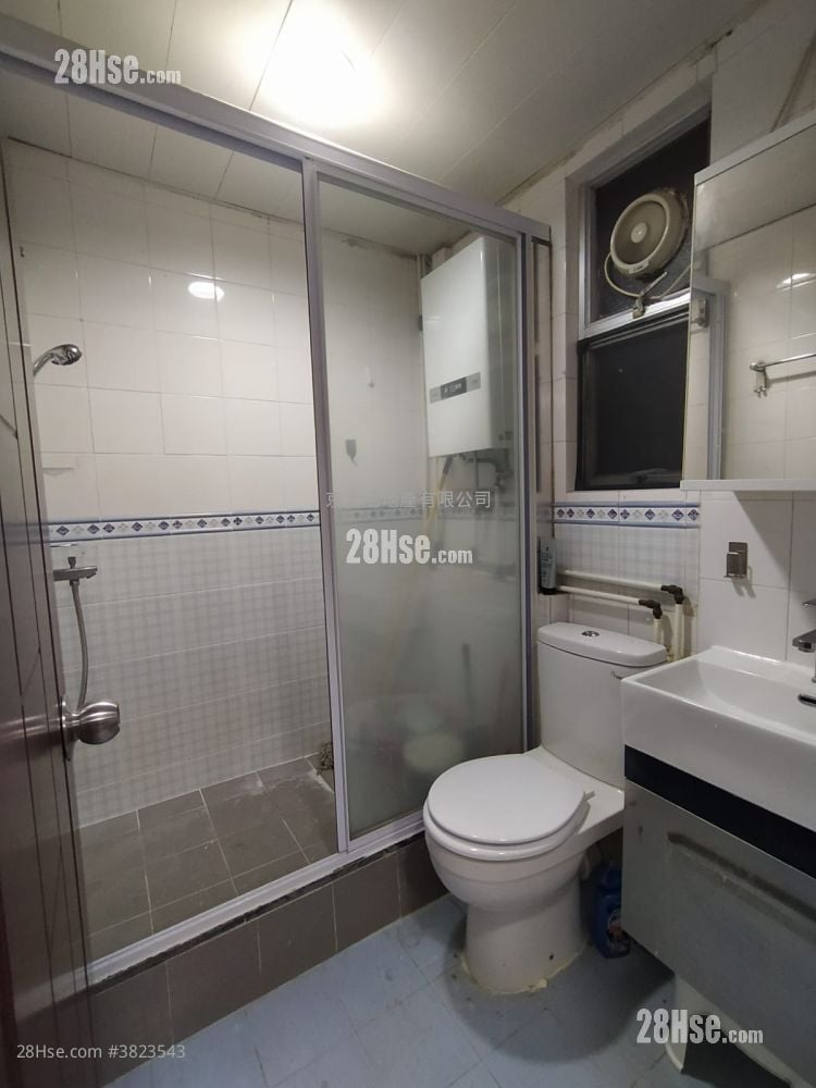 King Tin Court Sell 2 Bedrooms , 1 Bathroom 431 ft²