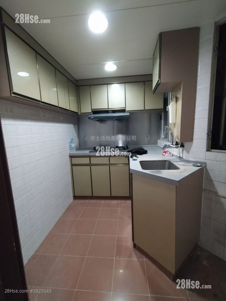 King Tin Court Sell 2 Bedrooms , 1 Bathroom 431 ft²