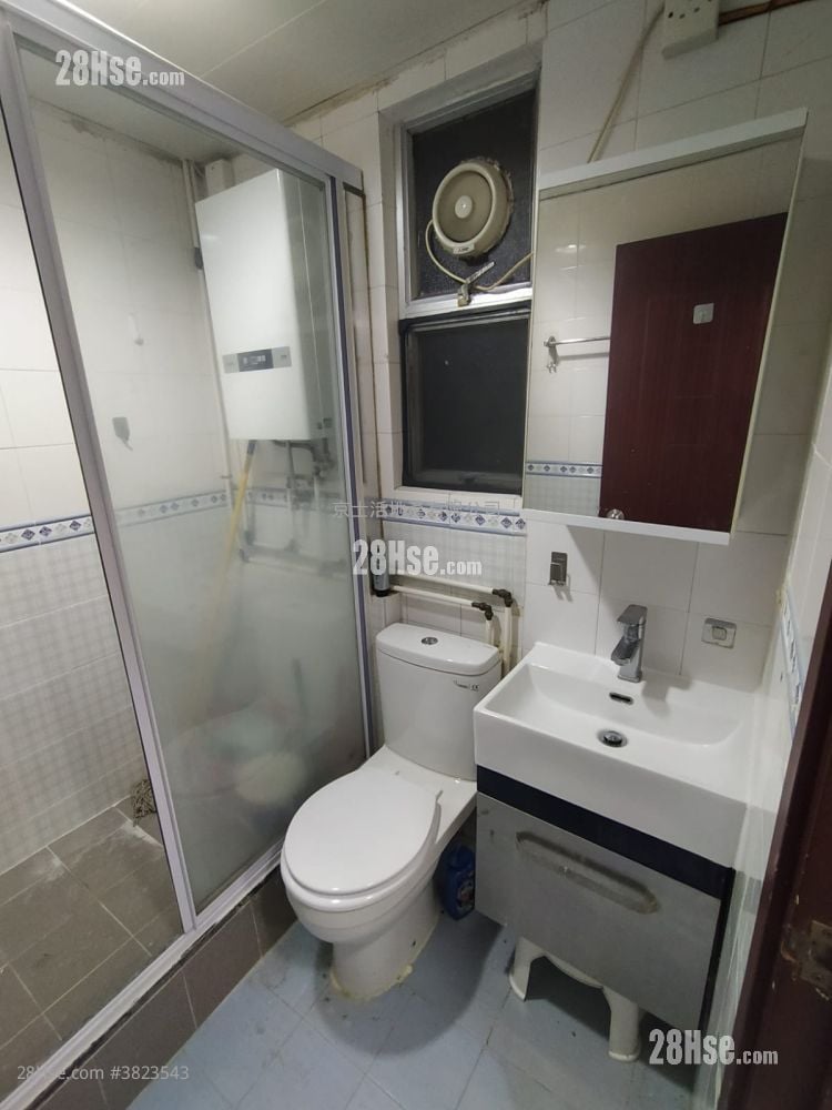 King Tin Court Sell 2 Bedrooms , 1 Bathroom 431 ft²