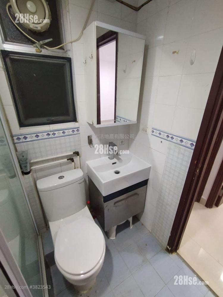 King Tin Court Sell 2 Bedrooms , 1 Bathroom 431 ft²