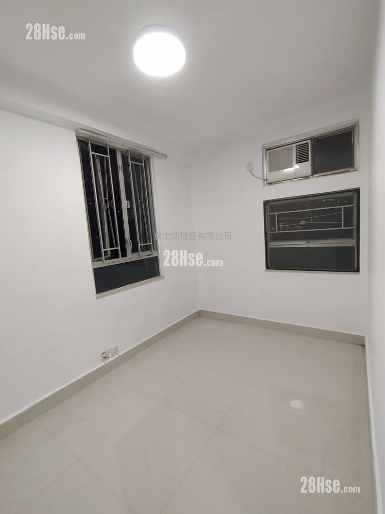King Tin Court Sell 2 Bedrooms , 1 Bathroom 431 ft²