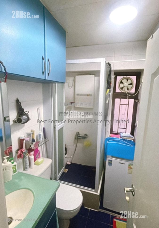 Kwok Ga Building Sell 2 Bedrooms , 1 Bathroom 407 ft²