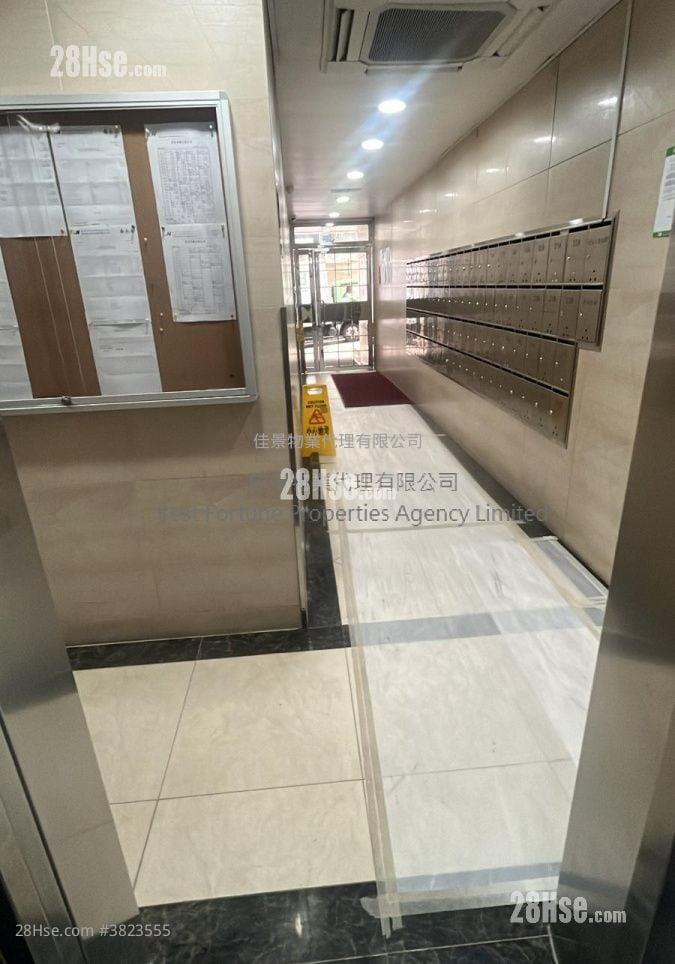 Kwok Ga Building Sell 2 Bedrooms , 1 Bathroom 407 ft²
