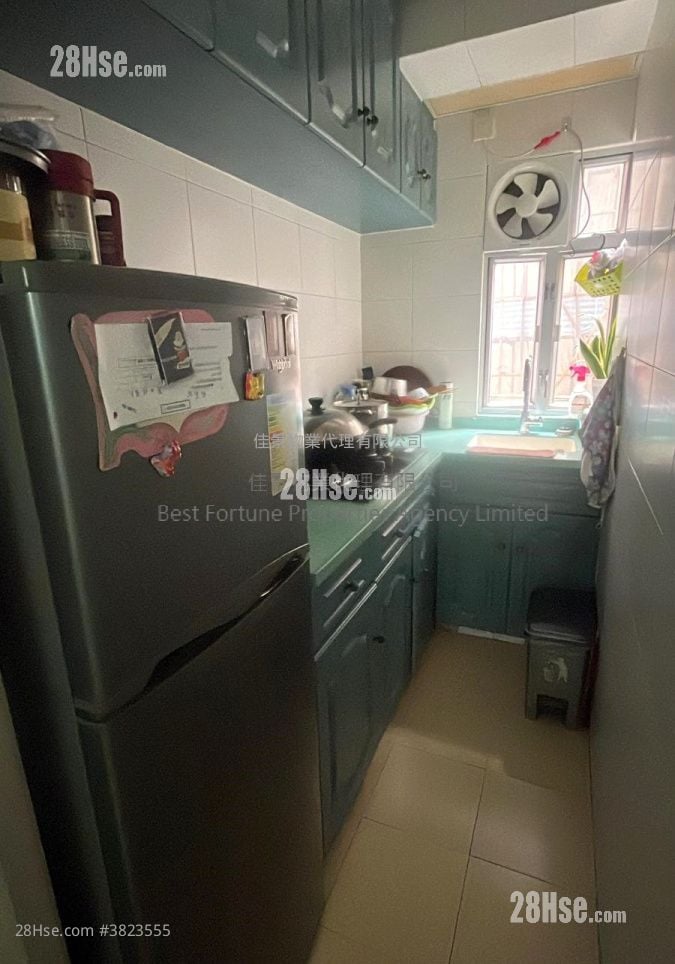 Kwok Ga Building Sell 2 Bedrooms , 1 Bathroom 407 ft²