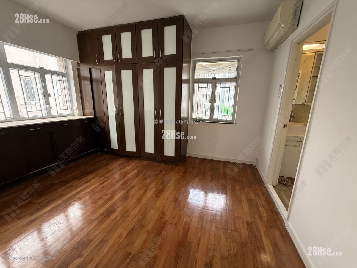 Greenview Gardens Sell 3 Bedrooms , 2 Bathrooms 986 ft²