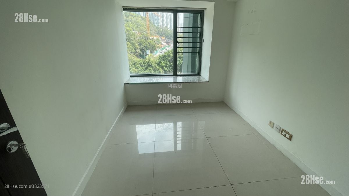 Meridian Hill Sell 4 Bedrooms , 3 Bathrooms 1,614 ft²